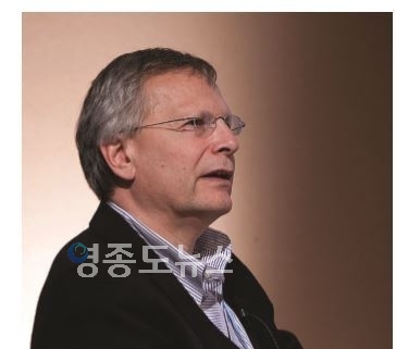 Dani Rodrik. Wikipedia<br>
