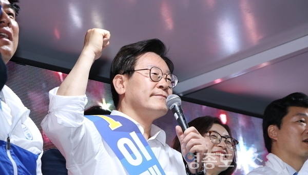 공식 선거운동 첫날인 5월31일 더불어민주당 이재명 경기도지사 후보가 성남을 찾아 유세를 벌이고 있다.