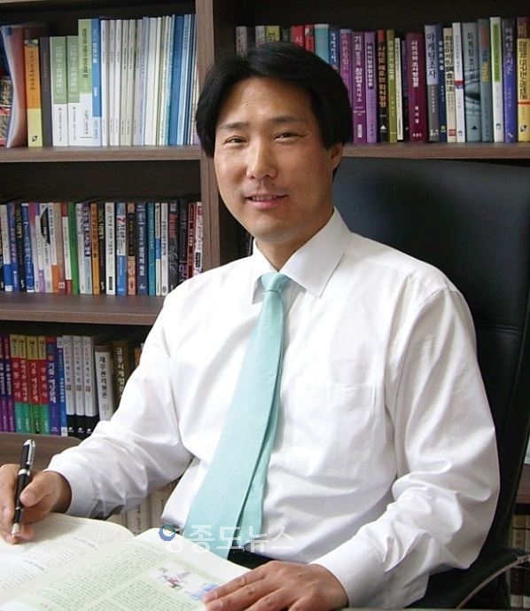 방용성 경영학 박사 <br>
방스커뮤니티(주) 대표이사