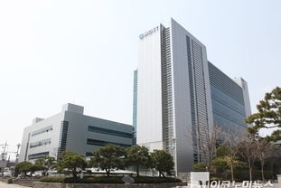 [기획] 동아쏘시오홀딩스 3년 연속 매출 1조 달성...전통 제약사 자존심 회복